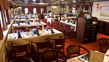 1548636386.5693_r273_Hurtigruten Cruise Lines MS Vesteralen Interior Restaurant 3.jpg